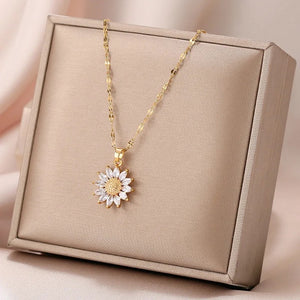 PREORDER Daisy Gold Chain Necklace