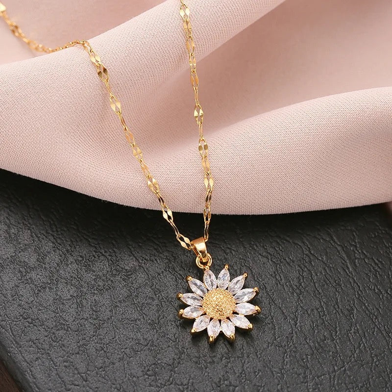 PREORDER Daisy Gold Chain Necklace